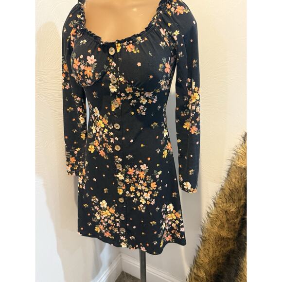Women’s Black, Long, Sleeved, Soft Cotton Dress Floral Size Small - Picture 2 of 7